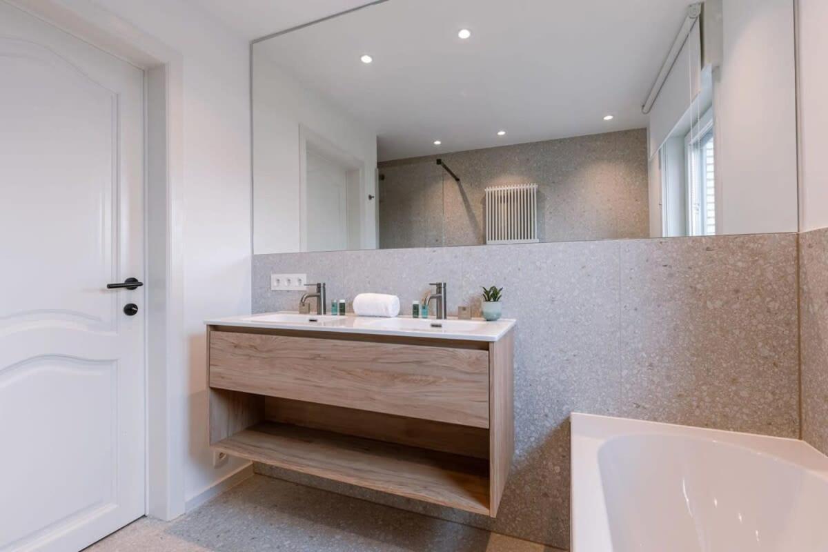 Huswell - Spacious Bungalow With Garden Near The Beach & Sea Middelkerke Buitenkant foto